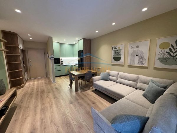 Tirane, jepet me qera apartament 2+1 Kati 3, 100 m² 1.000 € 