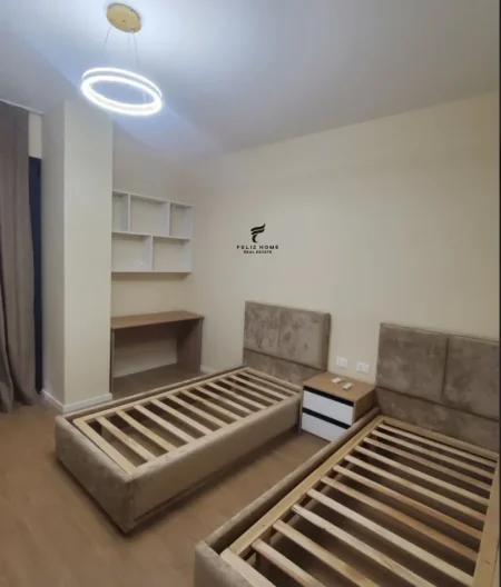 Tirane, jepet me qera apartament 2+1 Kati 1, 120 m² 1.300 € (LIQENI I THATE)