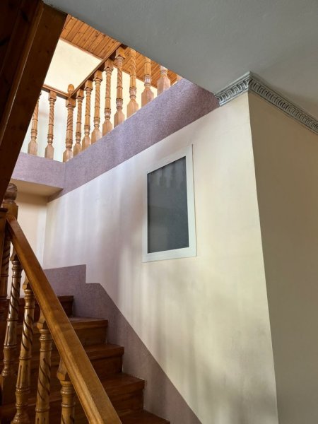 Tirane, jepet me qera apartament 4+1 , 130 m² 550 € 