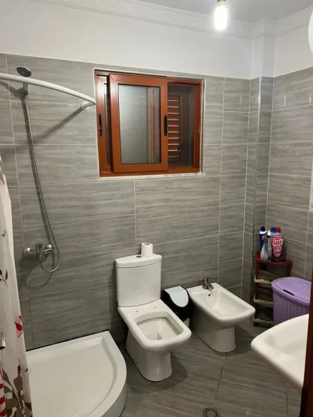 Tirane, jepet me qera apartament 3+1+Ballkon Kati 3, 95 m² 430 € (Astir)