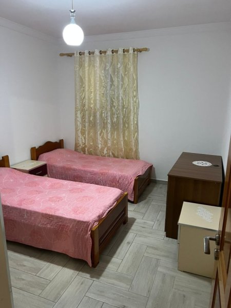 Tirane, jepet me qera apartament 3+1+Ballkon Kati 3, 95 m² 430 € (Astir)