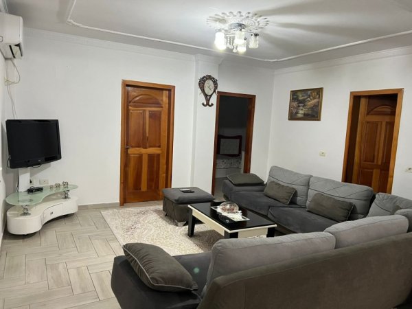 Tirane, jepet me qera apartament 3+1+Ballkon Kati 3, 95 m² 430 € (Astir)