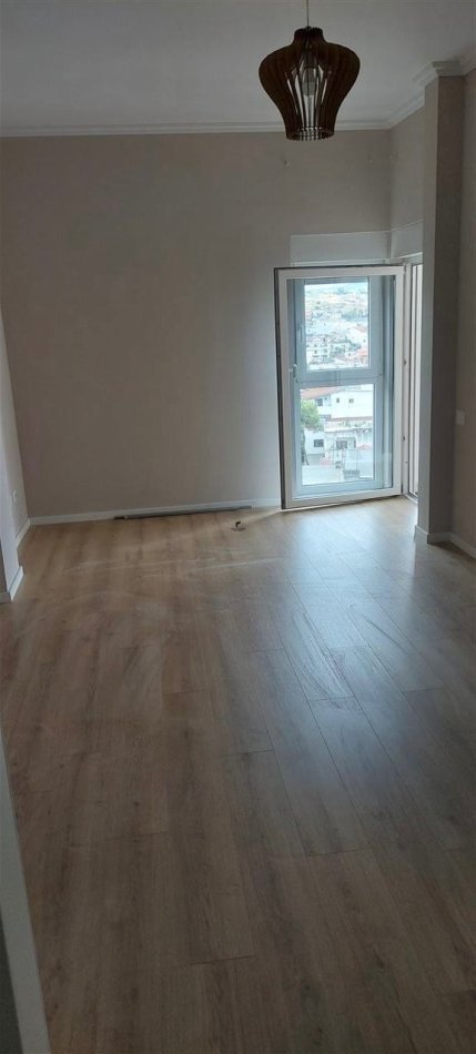 Tirane, shitet apartament 2+1 Kati 7, 92 m² 189.000 € (XHAMLLIKU)