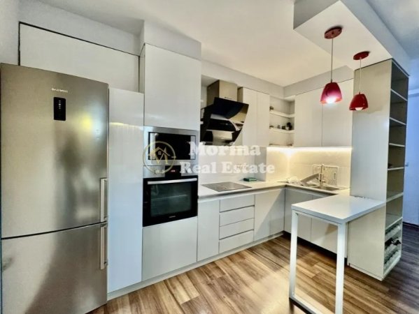 Tirane, jepet me qera apartament 1+1 Kati 10, 70 m² 700 € (Komuna e Parisit)