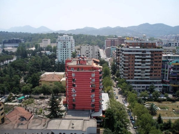 Tirane, shitet dyqan Kati 0, 62 m² 450.000 € (blloku)