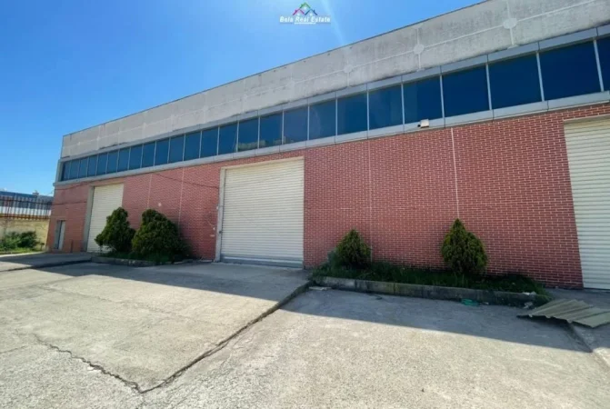 Tirane, jepet me qera ambjent biznesi , 2.000 m² 6.400 € 