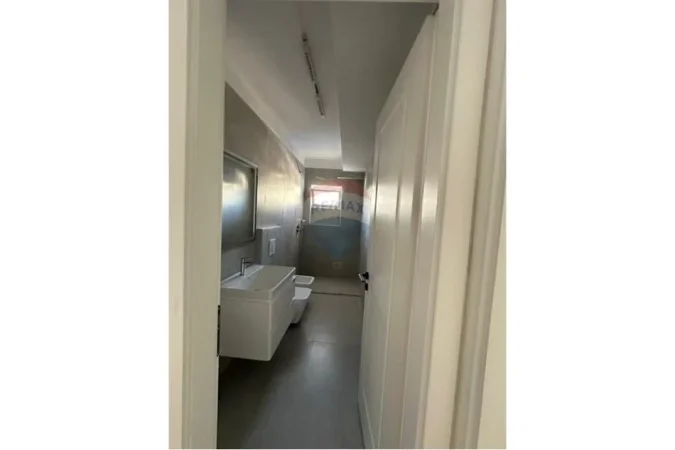 Tirane, shitet apartament 2+1+Ballkon Kati 4, 65 m² 118.000 € (Rruga Kongresi i Manastirit)