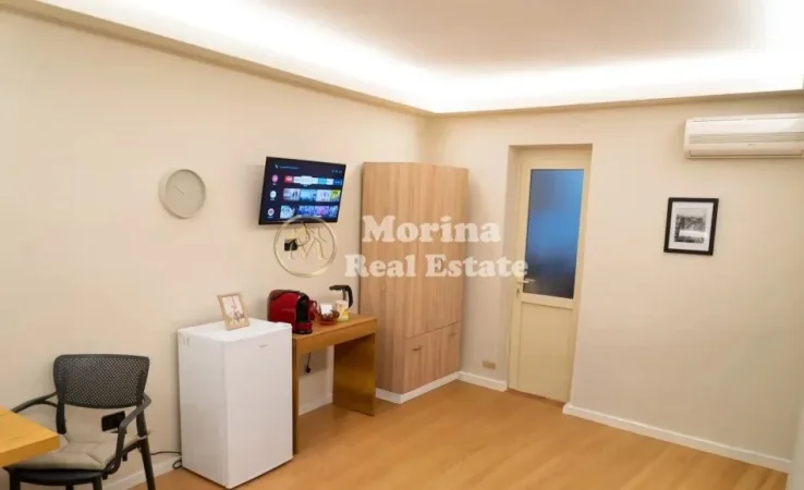 Tirane, jepet me qera ambjent biznesi Kati 1, 20m² 350 € (Pazari i Ri)
