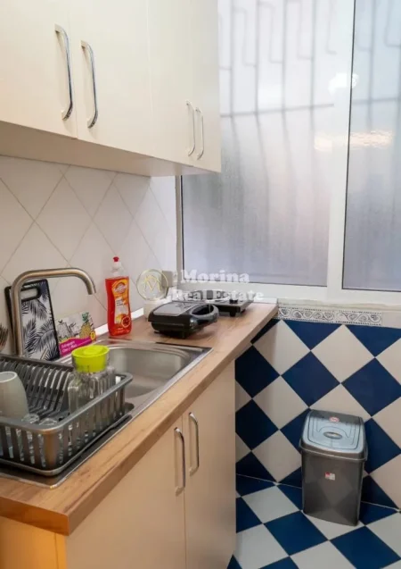 Tirane, jepet me qera ambjent biznesi Kati 1, 20m² 350 € (Pazari i Ri)