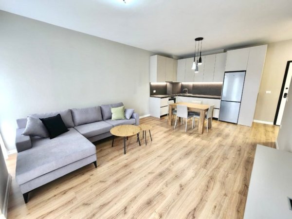 Hera e Pare me Qera: (📍Apartament 1+1 & Ballkon ||  Zogu i zi) ~ 70 m² || 700 Euro/Muaj || Çdo gjë e Re🔥