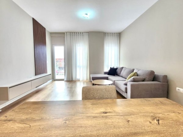 Hera e Pare me Qera: (📍Apartament 1+1 & Ballkon ||  Zogu i zi) ~ 70 m² || 700 Euro/Muaj || Çdo gjë e Re🔥