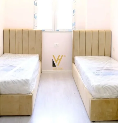 Tirane, jepet me qera apartament 2+1+Ballkon Kati 3, 80 m² 550 € (FRESK)