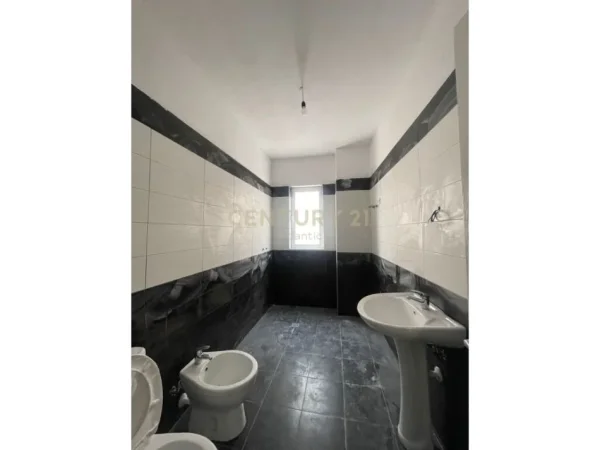 Durres, shitet apartament 2+1 Kati 9, 110 m² 72.000 € 