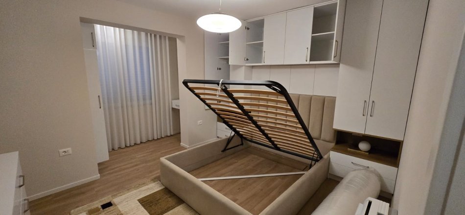 Tirane, jepet me qera apartament 2+1 , 75 m² 820 € (MYSLYM SHYRI)