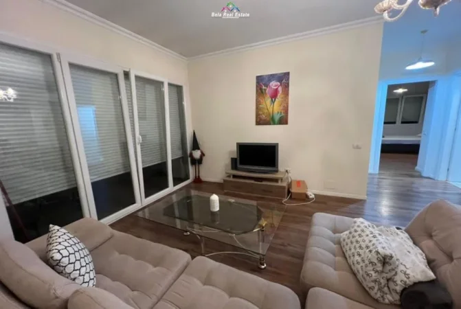 Tirane, jepet me qera apartament duplex 2+1 Kati 6, 140 m² 1.000 € (Zogu i Zi)