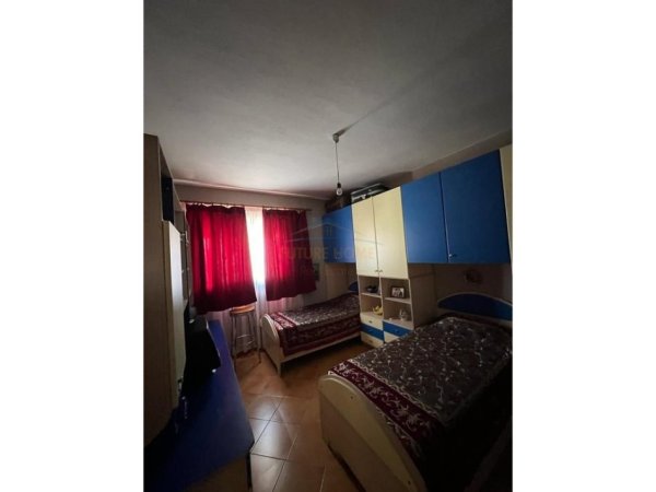 SHITET APARTAMENT 2+1 TEK ZOGU I ZI