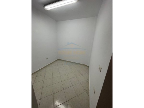 Tirane, jepet me qera zyre Kati 1, 64 m² 600 € (Prane Nobisit, Garda)