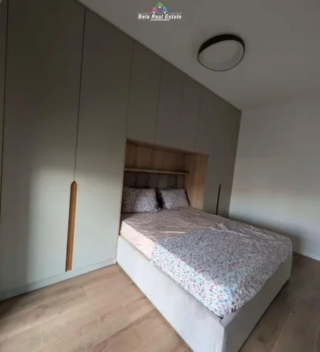 Tirane, jepet me qera apartament 2+1 Kati 4, 80 m² 900 € (Rruga Josof Vrioni)