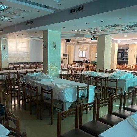 Tirane, jepet me qera lokal Kati 1, 280 m² 2.000 € (Don Bosko)