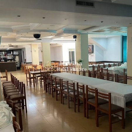 Tirane, jepet me qera lokal Kati 1, 280 m² 2.000 € (Don Bosko)