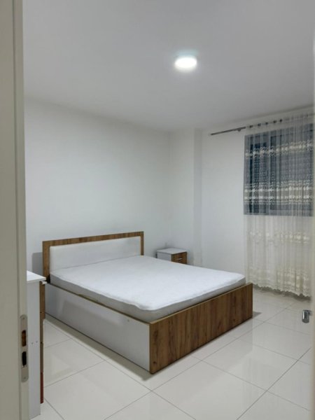 Tirane, jepet me qera apartament 2+1 Kati 1, 91 m² 105.000 € (Fresku)