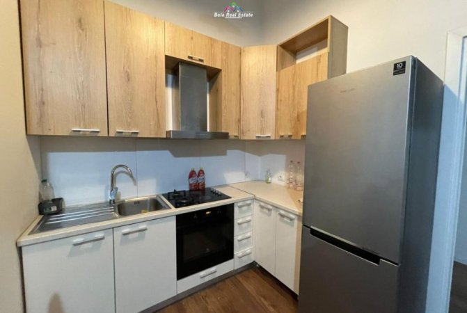 Shqiperi, jepet me qera apartament 2+1 Kati 8, 105 m² 900 € (Zogu i Zi)