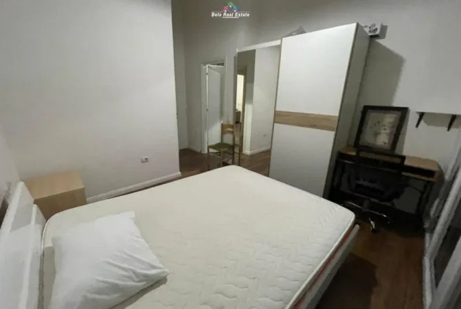 Shqiperi, jepet me qera apartament 2+1 Kati 8, 105 m² 900 € (Zogu i Zi)