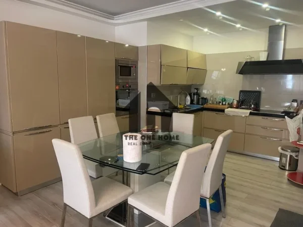 Tirane, shitet apartament 2+1+Ballkon Kati 5, 115 m² 210.000 € (PERBALL - DELIJORGJIT)