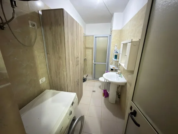 Tirane, jepet me qera apartament 2+1 Kati 6, 350 € 