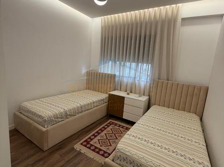 Tirane, shitet apartament 3+1 Kati 3, 123 m² 255.000 € 