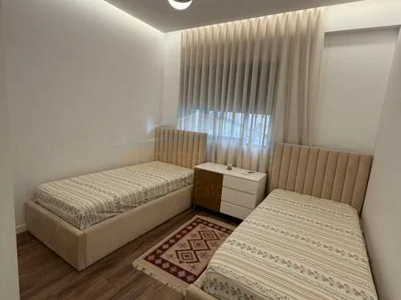 Tirane, shitet apartament 3+1 Kati 3, 123 m² 255.000 € 