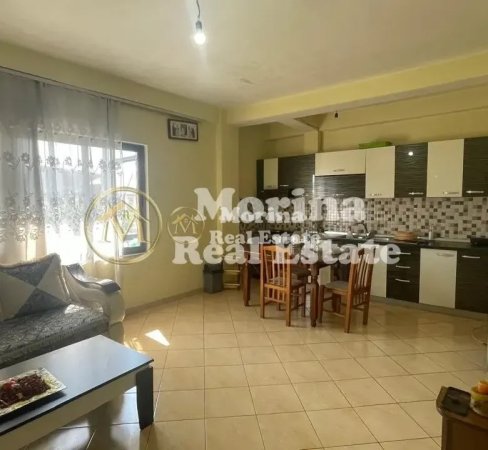 Tirane, jepet me qera shtepi 1+1 Kati 3, 80 m² 400 € (Don Bosko)