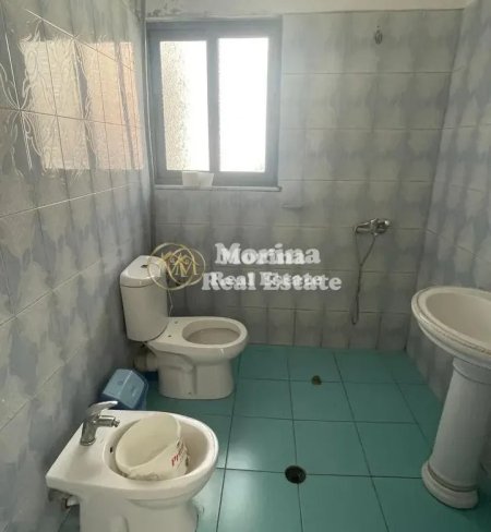 Tirane, jepet me qera shtepi 1+1 Kati 3, 80 m² 400 € (Don Bosko)