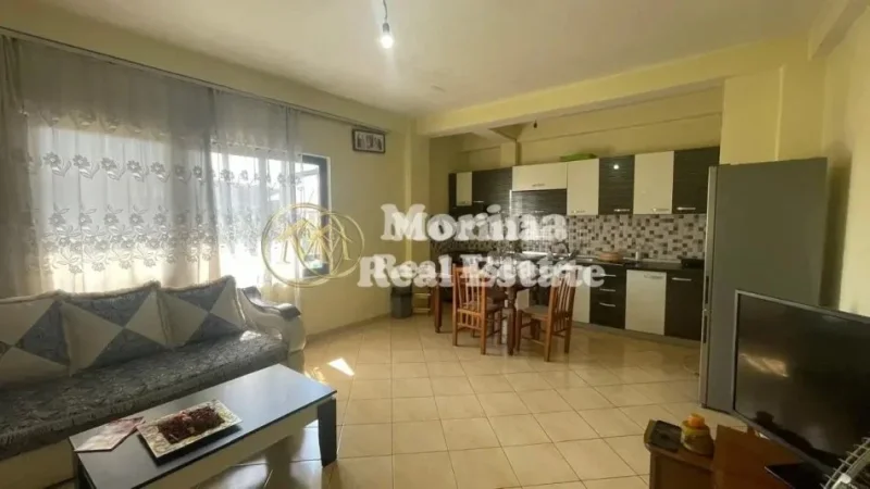 Tirane, jepet me qera shtepi 1+1 Kati 3, 80 m² 400 € (Don Bosko)