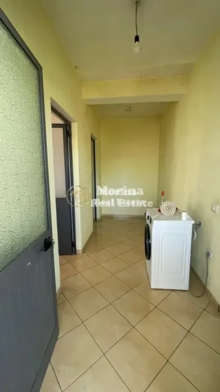 Tirane, jepet me qera shtepi 1+1 Kati 3, 80 m² 400 € (Don Bosko)