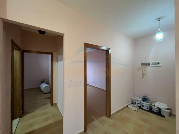 Qera, Apartament 3+1+2, Rruga Vllazën Huta, Tiranë. 615 €