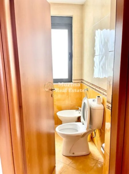 Tirane, jepet me qera shtepi 1+1 Kati 3, 60 m² 400 € (Rruga Hamdi Pepo)