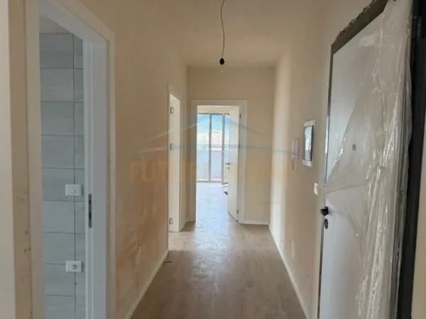 Tirane, shitet apartament 2+1+Ballkon Kati 7, 108 m² 174.000 € (SHKOLLA E BASHKUAR)