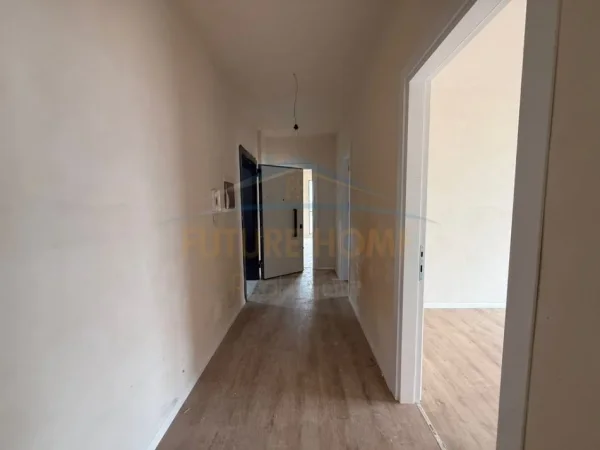 Tirane, shitet apartament 2+1+Ballkon Kati 7, 108 m² 174.000 € (SHKOLLA E BASHKUAR)