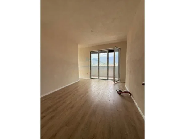 Tirane, shitet apartament 2+1+Ballkon Kati 7, 108 m² 174.000 € (SHKOLLA E BASHKUAR)