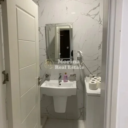 Tirane, jepet me qera apartament 1+1 Kati 7, 70 m² 550 € (Rruga 5 Maji)