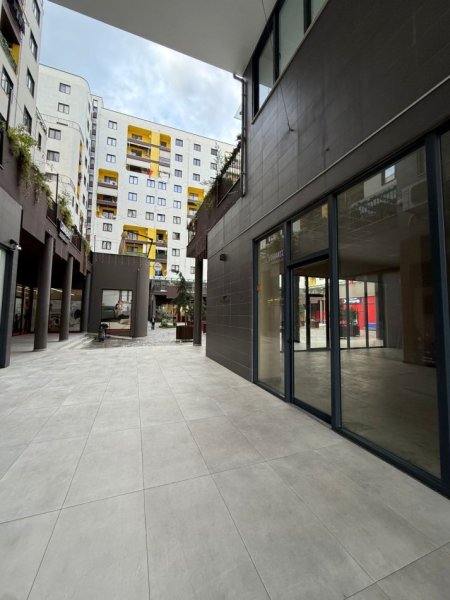Tirane, jepet me qera dyqan Kati 0, 100 m² 1.500 € (YZBERISHT)