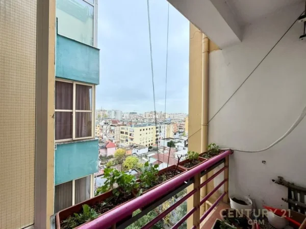 Tirane, jepet me qera apartament 2+1+Ballkon Kati 7, 106 m² 650 € (bulevardi i ri perballe hipotekes)