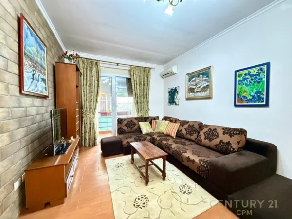 Tirane, jepet me qera apartament 2+1+Ballkon Kati 7, 106 m² 650 € (bulevardi i ri perballe hipotekes)