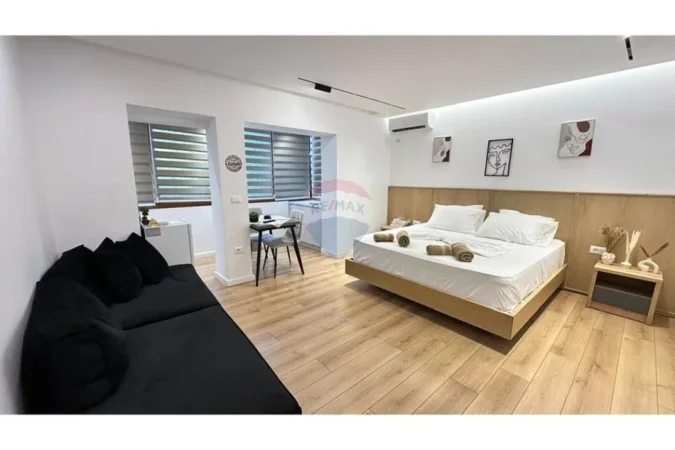 Tirane, jepet me qera garsonier 1+1 , 50 m² 520 € (mine peza)