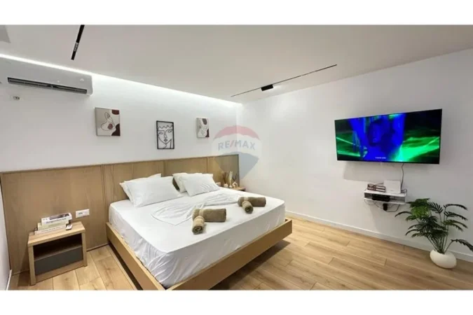 Tirane, jepet me qera garsonier 1+1 , 50 m² 520 € (mine peza)