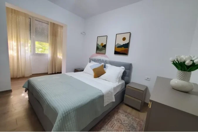 Tirane, jepet me qera apartament 2+1 , 100 m² 850 € (Rruga e Duresit)