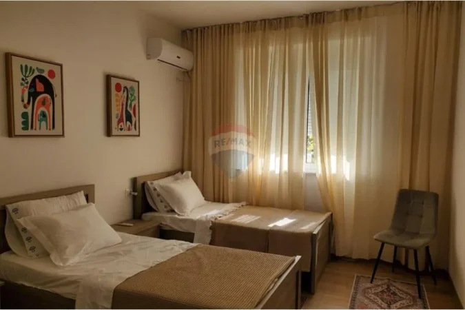 Tirane, jepet me qera apartament 2+1 , 100 m² 850 € (Rruga e Duresit)