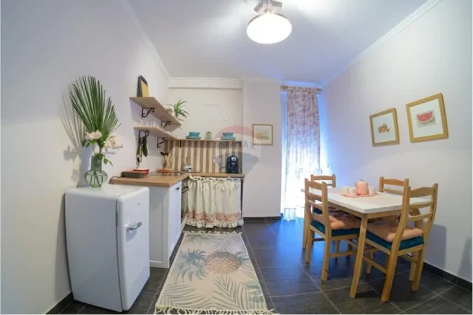 Tirane, jepet me qera apartament 2+1 , 90 m² 950 € (Rruga e Barrikadave,)