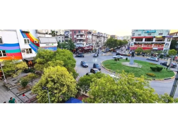 Tirane, shitet apartament 2+1+Ballkon Kati 4, 59 m² 165.000 € (Petro Luarasi)